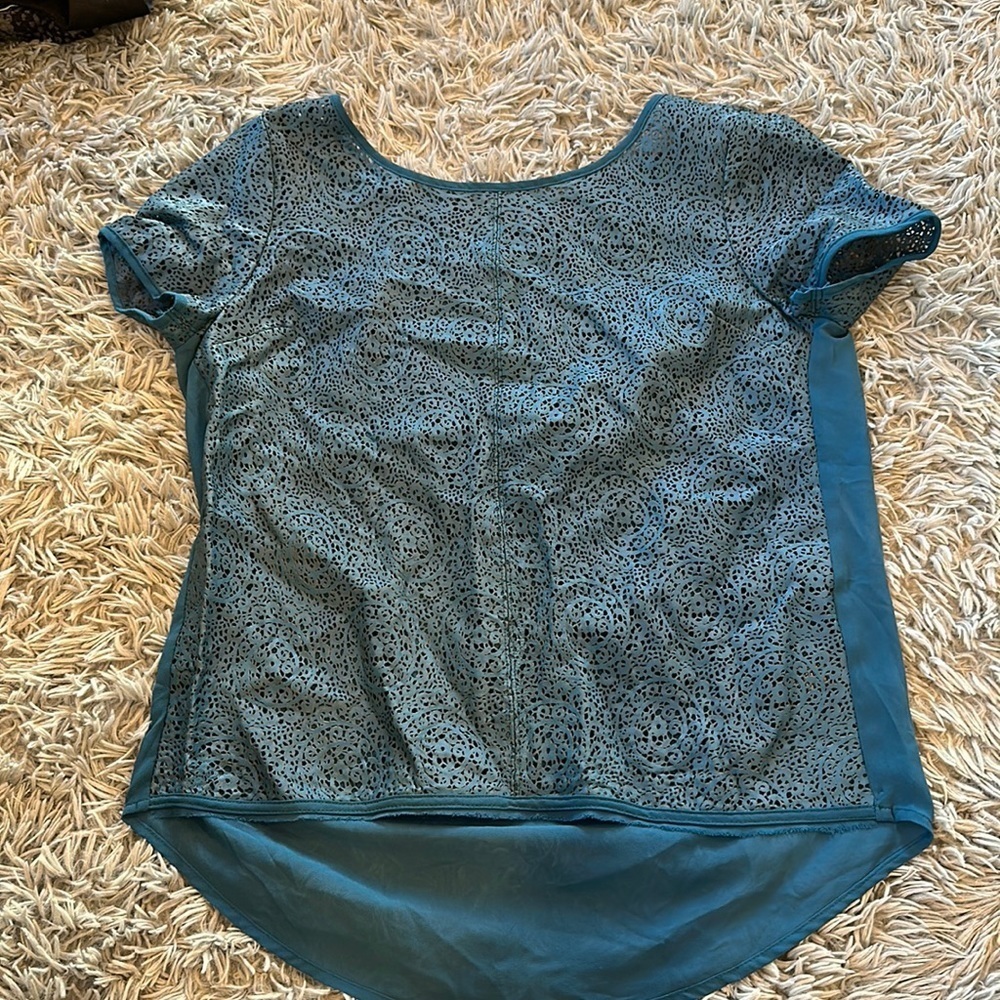 PJK Women’s Short Sleeved Blouse. Size L. Dark Blue with Cut Out Pattern.